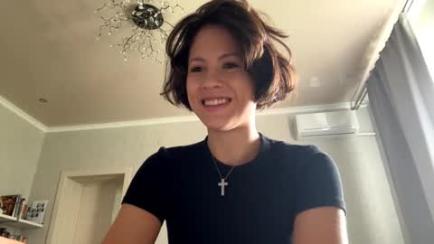 Snapshot of rebeccatumbleson chatting on 10.18.25 Rebecca online show from 10.18.25