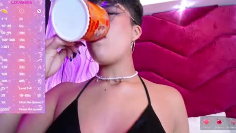 Snapshot of rebeka_baker chatting on 01.18.25 REBEKA online show from 01.18.25