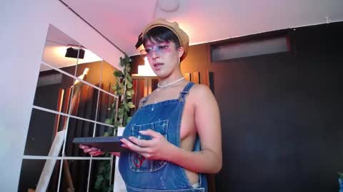 Snapshot of rebeka_baker chatting on 01.23.25 REBEKA online show from 01.23.25