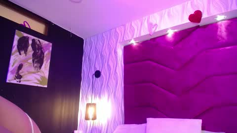 Snapshot of rebeka_baker chatting on 03.11.25 REBEKA online show from 03.11.25