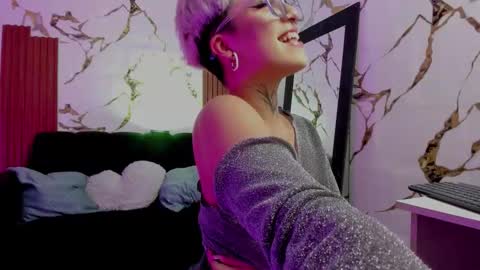 Snapshot of rebeka_baker chatting on 09.10.25 REBEKA online show from 09.10.25