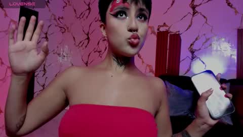 Snapshot of rebeka_baker chatting on 10.09.25 REBEKA online show from 10.09.25