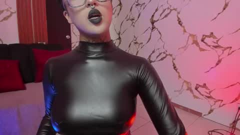 Snapshot of rebeka_baker chatting on 10.30.25 REBEKA online show from 10.30.25