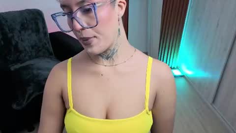 Snapshot of rebeka_baker chatting on 06.17.26 REBEKA online show from 06.17.26