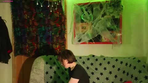 Lara online show from 10.31.25