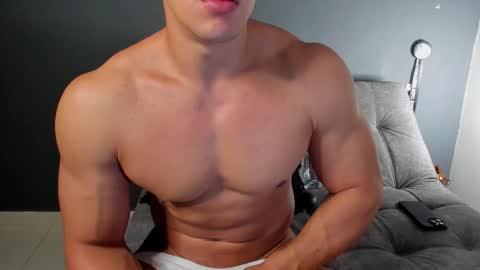 Snapshot of recce_taylor4 chatting on 10.08.25 twitter REECET26 instagram RECCETAYLOR online show from 10.08.25