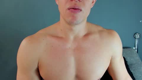 Snapshot of recce_taylor4 chatting on 10.23.25 twitter REECET26 instagram RECCETAYLOR online show from 10.23.25