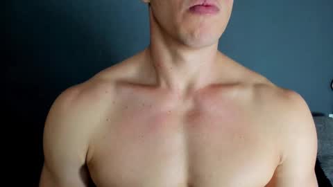 Snapshot of recce_taylor4 chatting on 10.24.25 twitter REECET26 instagram RECCETAYLOR online show from 10.24.25