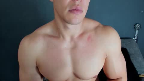 Snapshot of recce_taylor4 chatting on 10.25.25 twitter REECET26 instagram RECCETAYLOR online show from 10.25.25