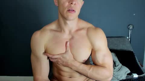 Snapshot of recce_taylor4 chatting on 11.01.25 twitter REECET26 instagram RECCETAYLOR online show from 11.01.25