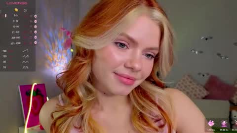 Snapshot of red__candy chatting on 10.27.25 red__candy online show from 10.27.25