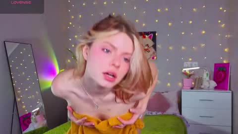red__candy online show from 04.24.26