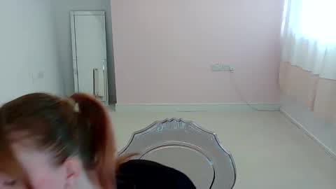Snapshot of red_firesquirt chatting on 06.10.26 Red - online show from 06.10.26
