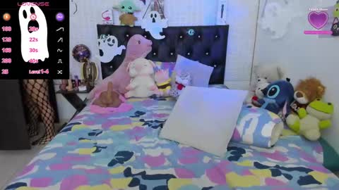 Snapshot of red_girlofficial chatting on 10.16.25 Taliana online show from 10.16.25