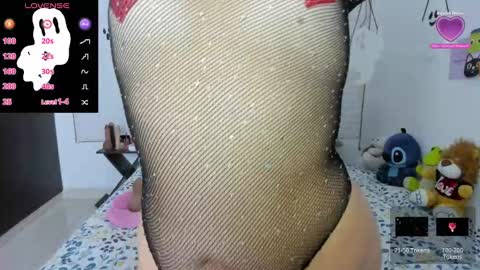 Snapshot of red_girlofficial chatting on 10.29.25 Taliana online show from 10.29.25