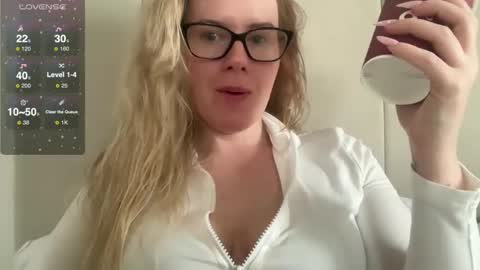 Snapshot of red_head_rosie_69 chatting on 02.23.25 Rosie online show from 02.23.25