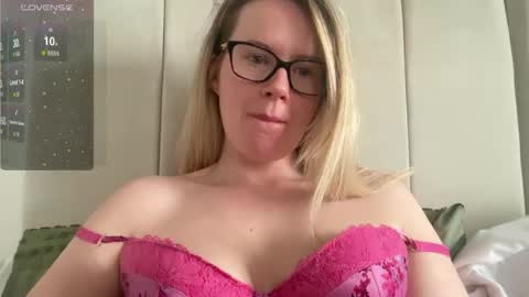 Snapshot of red_head_rosie_69 chatting on 02.24.25 Rosie online show from 02.24.25