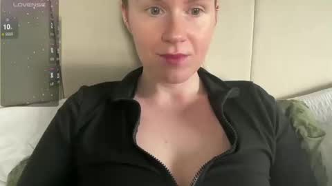 Snapshot of red_head_rosie_69 chatting on 03.12.25 Rosie online show from 03.12.25