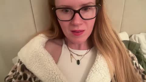 Snapshot of red_head_rosie_69 chatting on 09.14.25 Rosie online show from 09.14.25