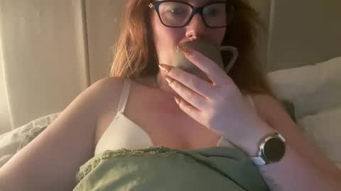 Snapshot of red_head_rosie_69 chatting on 10.21.25 Rosie online show from 10.21.25