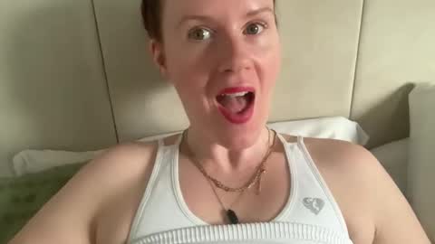 Snapshot of red_head_rosie_69 chatting on 10.31.25 Rosie online show from 10.31.25