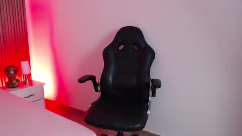 Kitty online show from 10.18.25