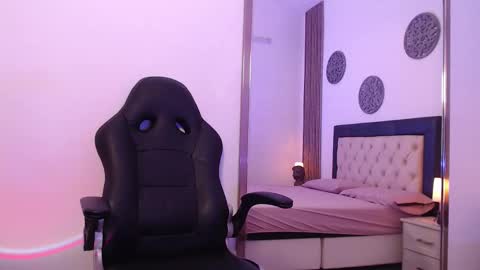 Kitty online show from 10.28.25