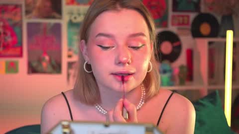 QUEEN OF EVIL online show from 12.27.24