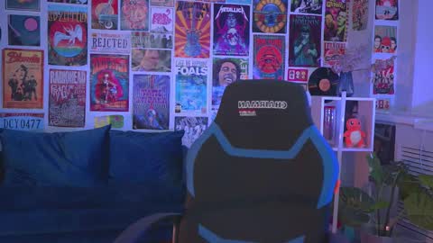 QUEEN OF EVIL online show from 02.24.25