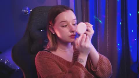 Snapshot of red_queeen chatting on 10.18.25 QUEEN OF EVIL online show from 10.18.25