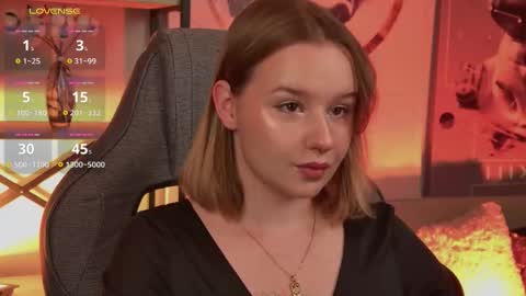 Snapshot of red_queeen chatting on 10.25.25 QUEEN OF EVIL online show from 10.25.25