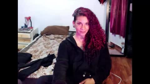 Snapshot of red_savage_ chatting on 01.15.25 Instagram Valerie yourdream online show from 01.15.25