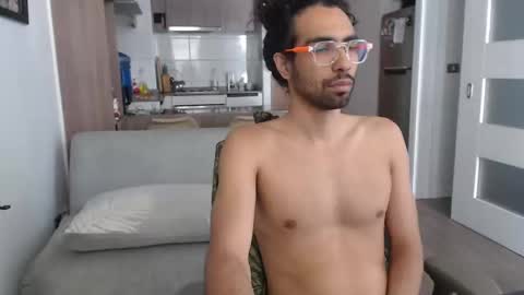 Snapshot of redfloweer chatting on 12.28.24 redfloweer online show from 12.28.24