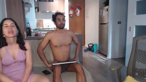 Snapshot of redfloweer chatting on 12.29.24 redfloweer online show from 12.29.24