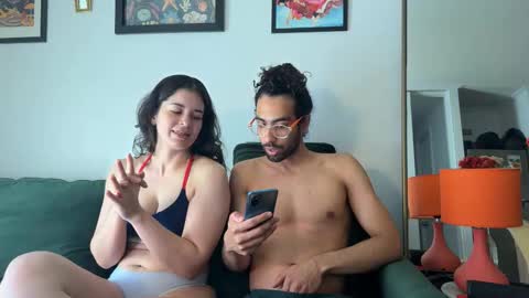 Snapshot of redfloweer chatting on 10.01.25 redfloweer online show from 10.01.25