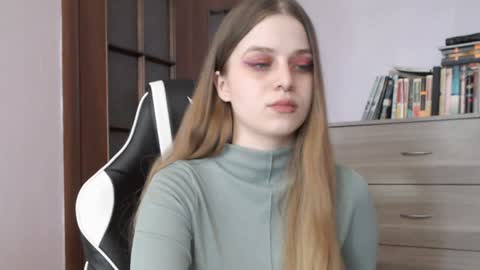 Lily online show from 01.09.25