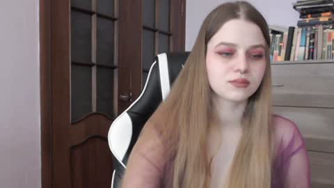 Lily online show from 02.05.25