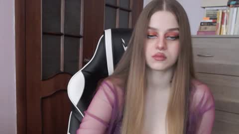 Lily online show from 09.20.25