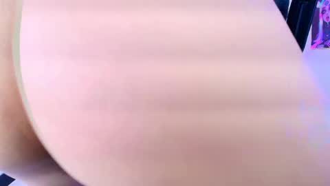 Lili Lopez online show from 02.26.25