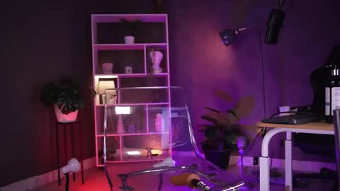 Red Jasmine online show from 09.30.25