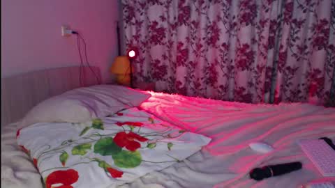 Snapshot of redmoonhead chatting on 12.27.24 Ana online show from 12.27.24