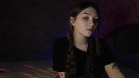Snapshot of redmoonhead chatting on 02.18.25 Ana online show from 02.18.25