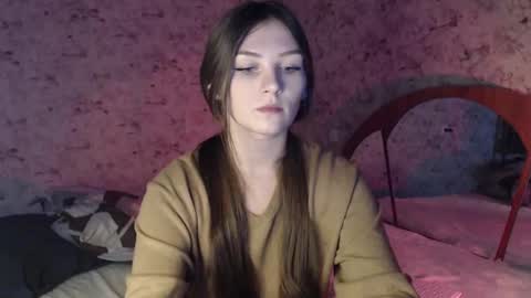 Snapshot of redmoonhead chatting on 03.04.25 Ana online show from 03.04.25