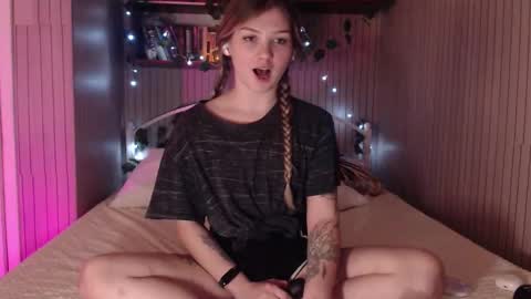 Snapshot of redmoonhead chatting on 01.14.26 Ana online show from 01.14.26