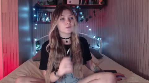 Snapshot of redmoonhead chatting on 02.11.26 Ana online show from 02.11.26