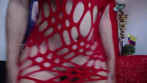 Snapshot of redroomxx chatting on 11.03.25 MIA online show from 11.03.25