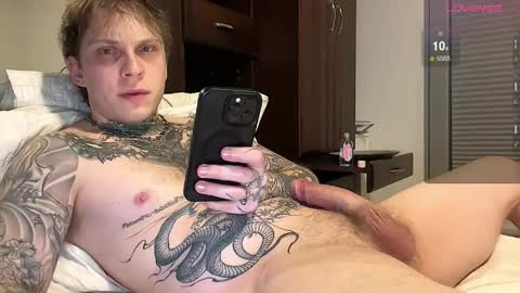 Snapshot of redrumbackwards chatting on 03.16.26 redrum online show from 03.16.26