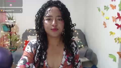 Snapshot of redvelvet_25 chatting on 12.22.25 Velvet online show from 12.22.25