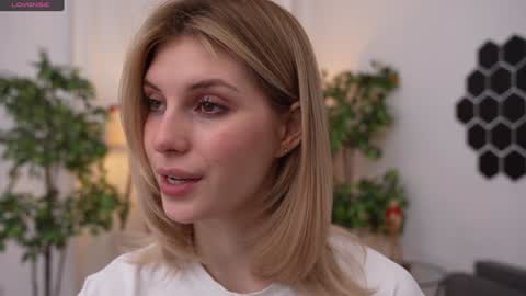 JessyinCherri yang online show from 01.16.25