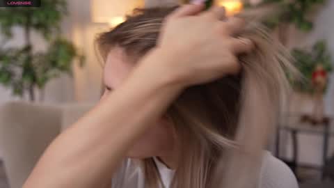 JessyinCherri yang online show from 01.24.25